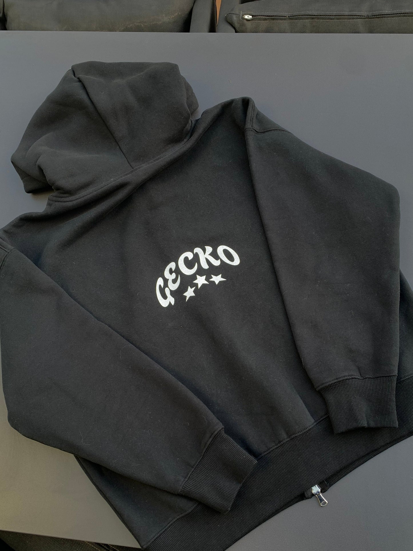 Zip-up hoodie black